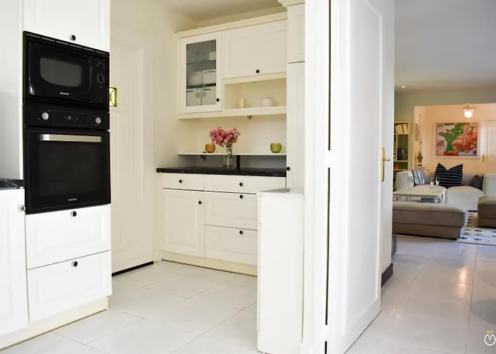 La Verdoyante -tennis Piscine-proche Pont L'eveque * Surville (Calvados)